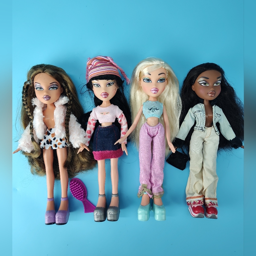 MGA 2021 Bratz Dolls Lot Of 4 with Outfits Shoes Sasha Jasmin Jade And Chloe VG